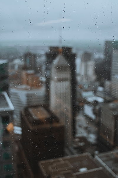 Fondo de pantalla aesthetic de ventana y edificios