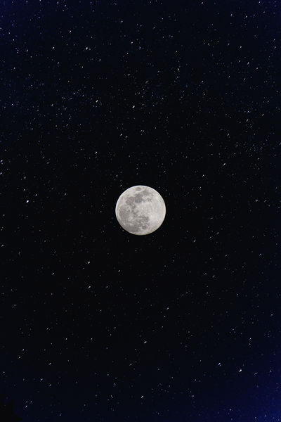 Fondo de pantalla en 4K de la Luna