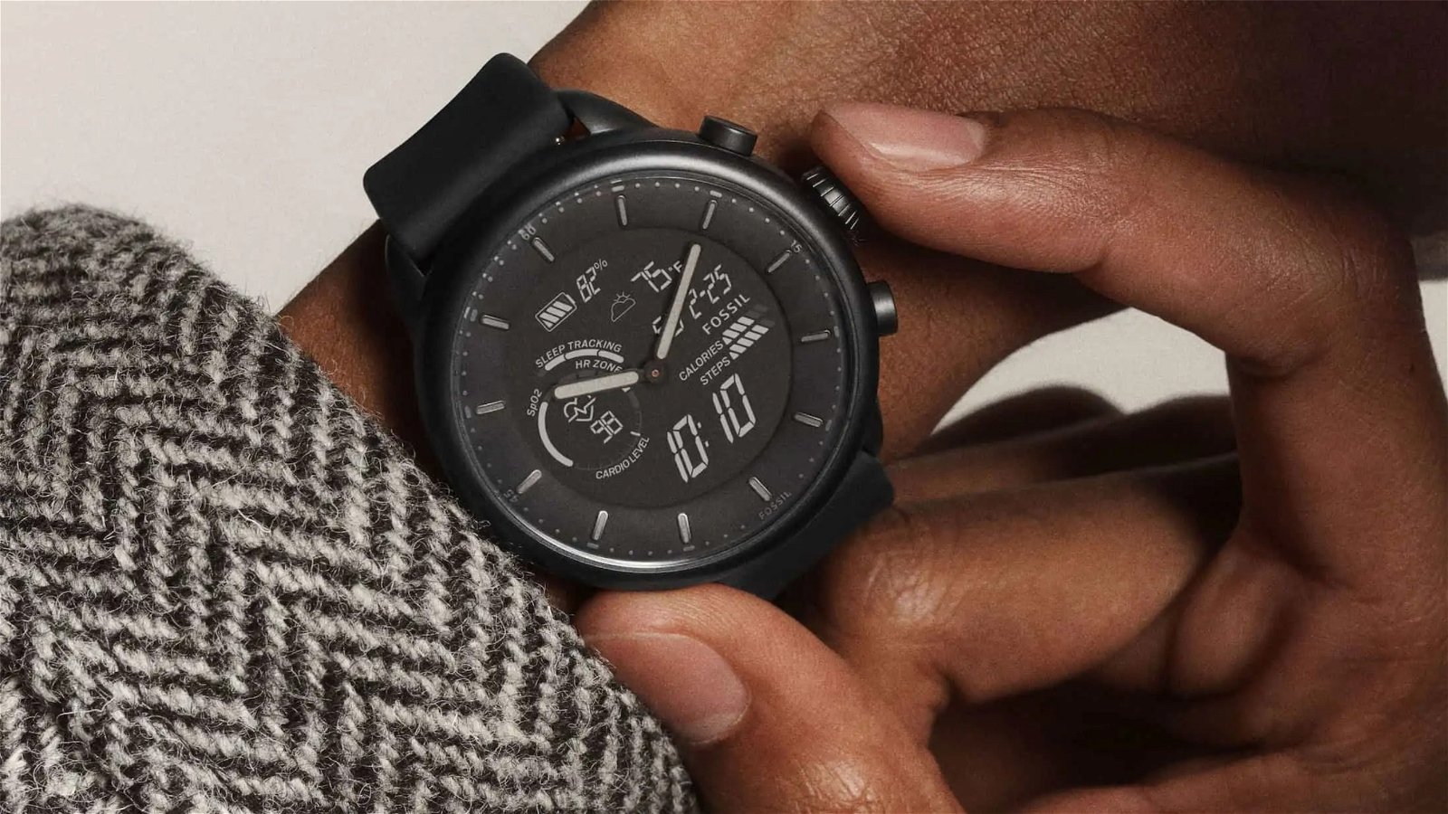 Fossil sus nuevos smartwatches híbridos con de tinta electrónica y batería de hasta dos semanas