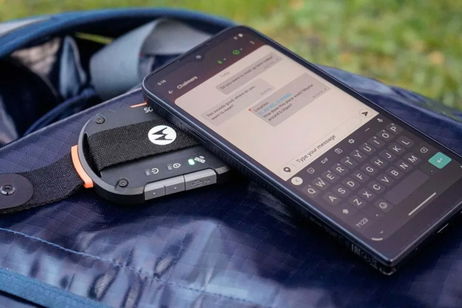 Motorola Defy Satellite y CAT S75: un pequeño accesorio para tener conexión satelital en tu móvil