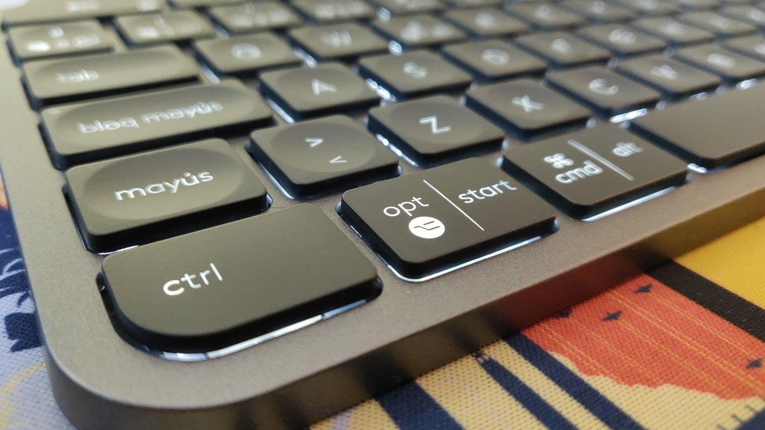 teclado Logitech MX Keys Advanced teclas sistema