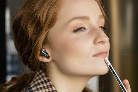 19 euros por unos auriculares inalámbricos con 20h de batería, control táctil y muy ligeros 19 euros por unos auriculares inalámbricos con 20h de batería, control táctil y muy ligeros