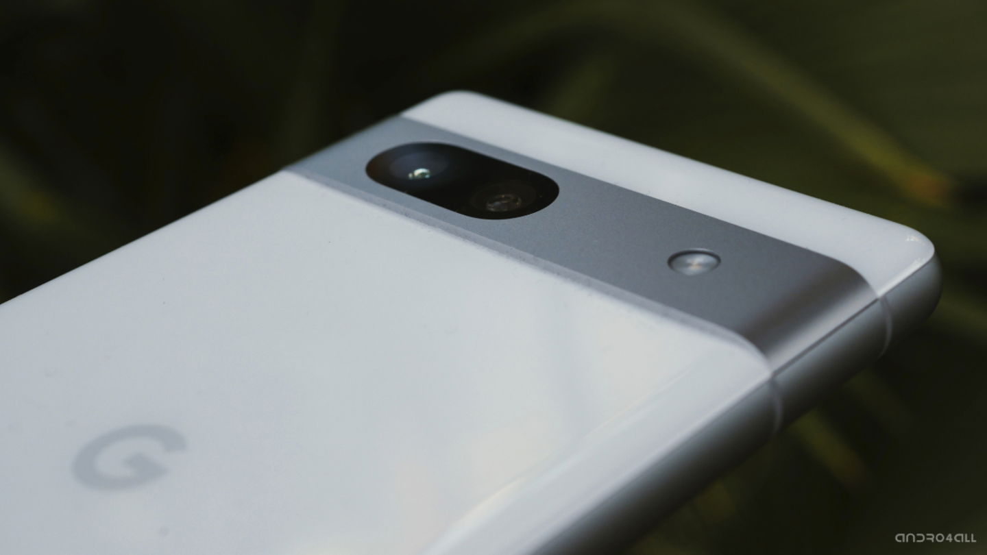 Google Pixel 7a, grosor de la camara trasera