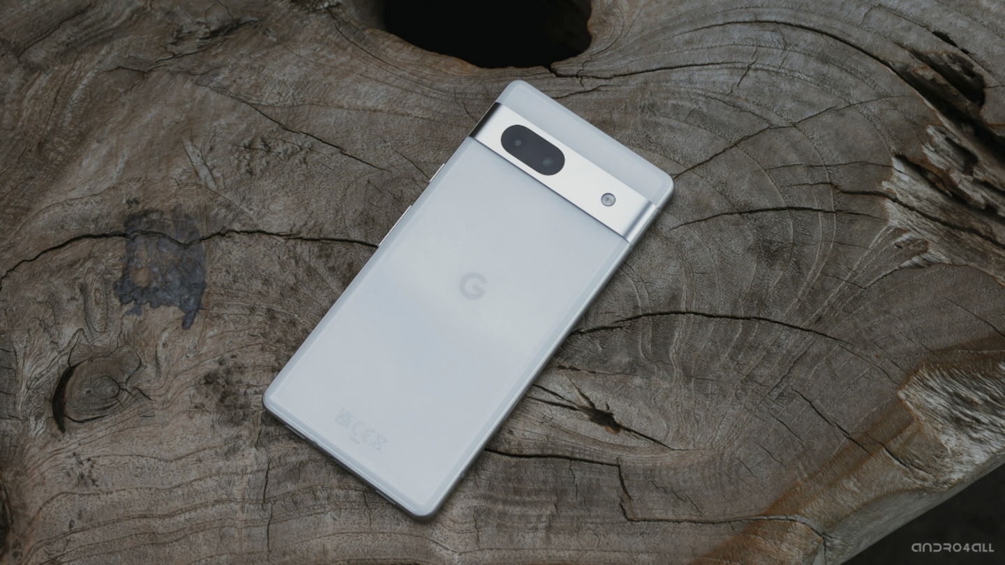 Pixel 7a, trasera blanca