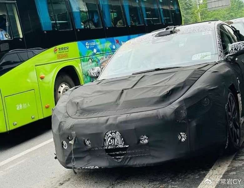 Aparecen nuevas fotos del coche eléctrico de Xiaomi y pinta bestial