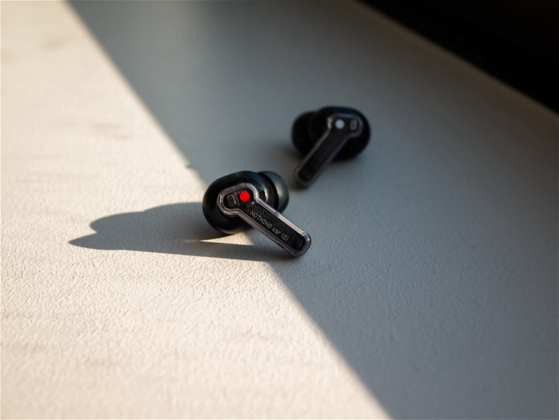 Las cosas van bien: los auriculares Nothing Ear (1) pronto estarán  disponibles en negro