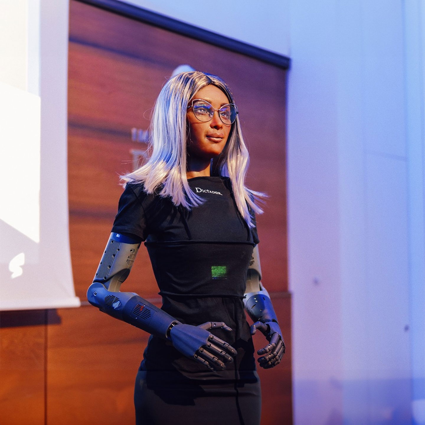 Este robot lleva un año siendo CEO de una empresa de licores y la realidad es que no les va nada mal