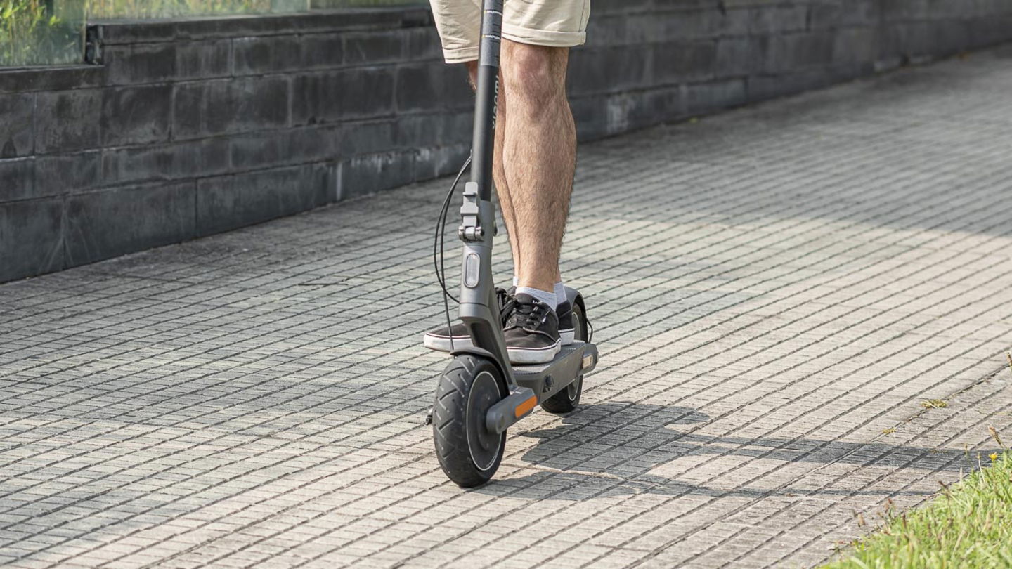 Xiaomi Electric Scooter 4 Ultra primer plano de frente 1