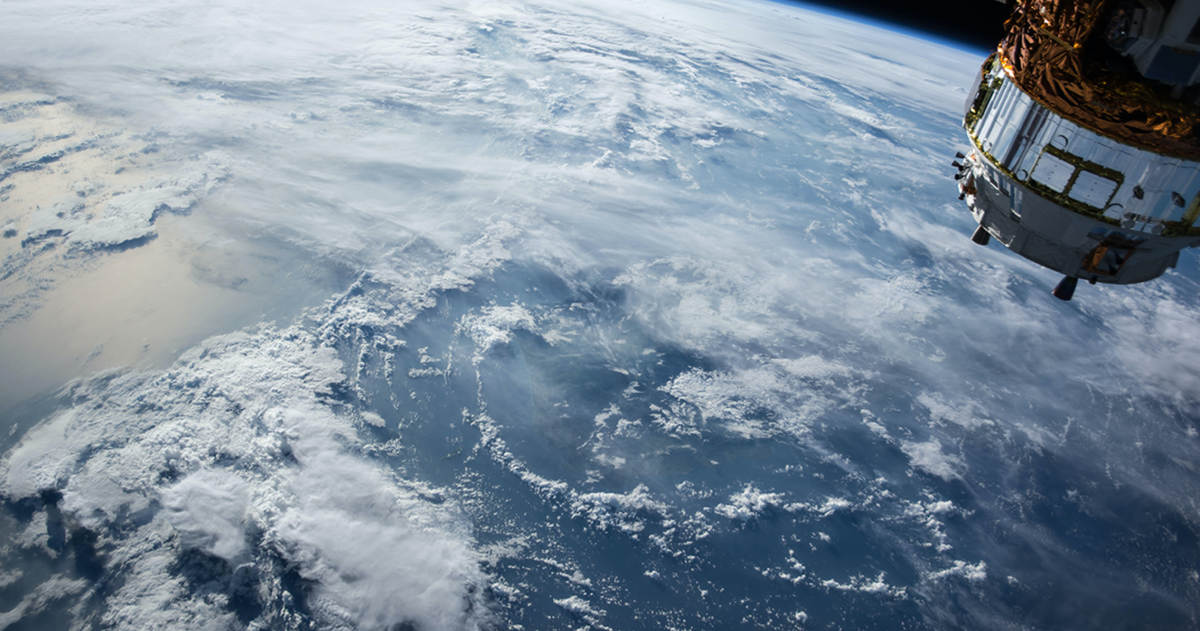 Han encontrado un campo eléctrico invisible alrededor de la Tierra y esto cambia dramáticamente las cosas