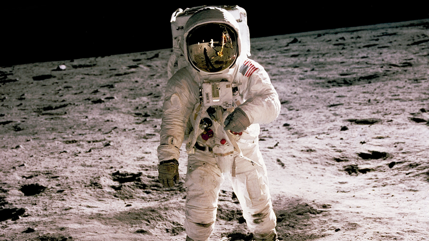 Neil Armstrong en la luna