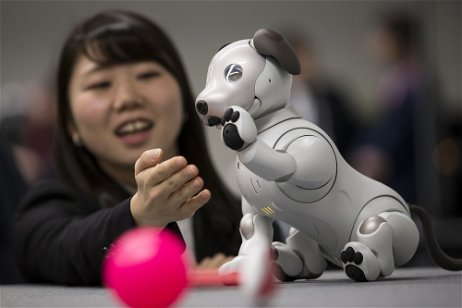 Sony demuestra la distopía: están promoviendo un programa de adopción para sus perros robóticos Aibo