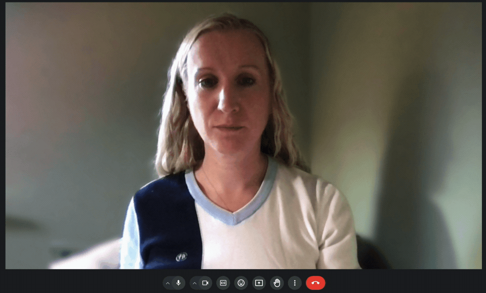 Ya no necesitas tocar ningún botón para "levantar la mano" en una videollamada de Google Meet