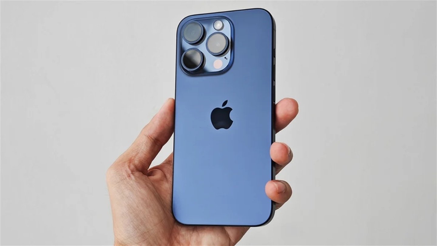 iPhone 15 Pro azul