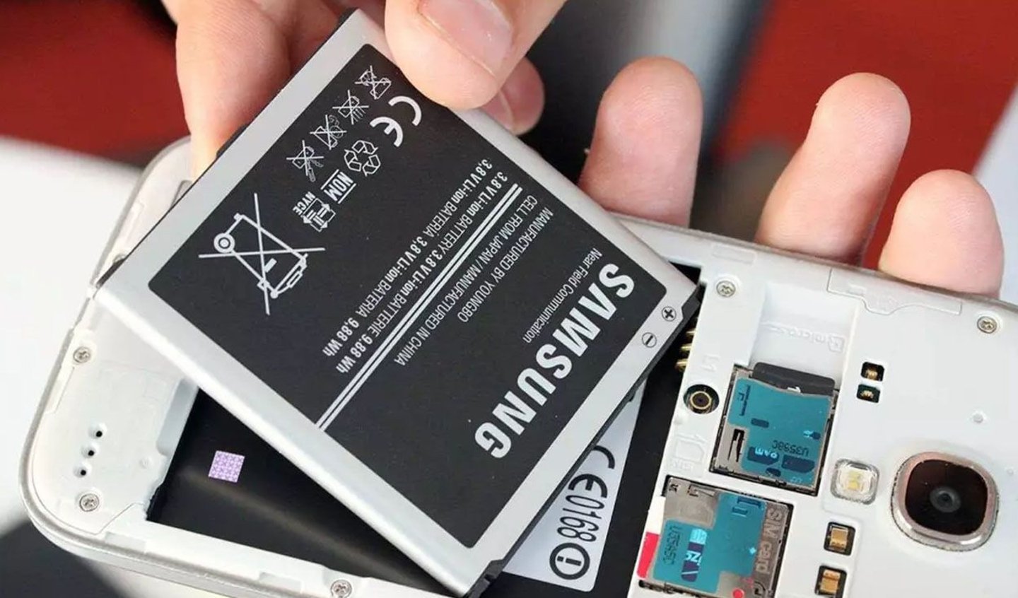 Móvil Samsung con batería extraíble