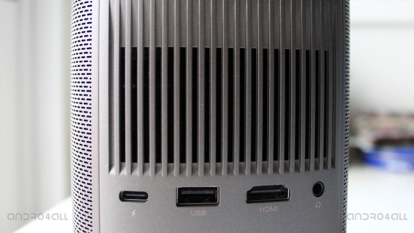 Ventilador y puertos de conexión del XGIMI MoGo 2 Pro