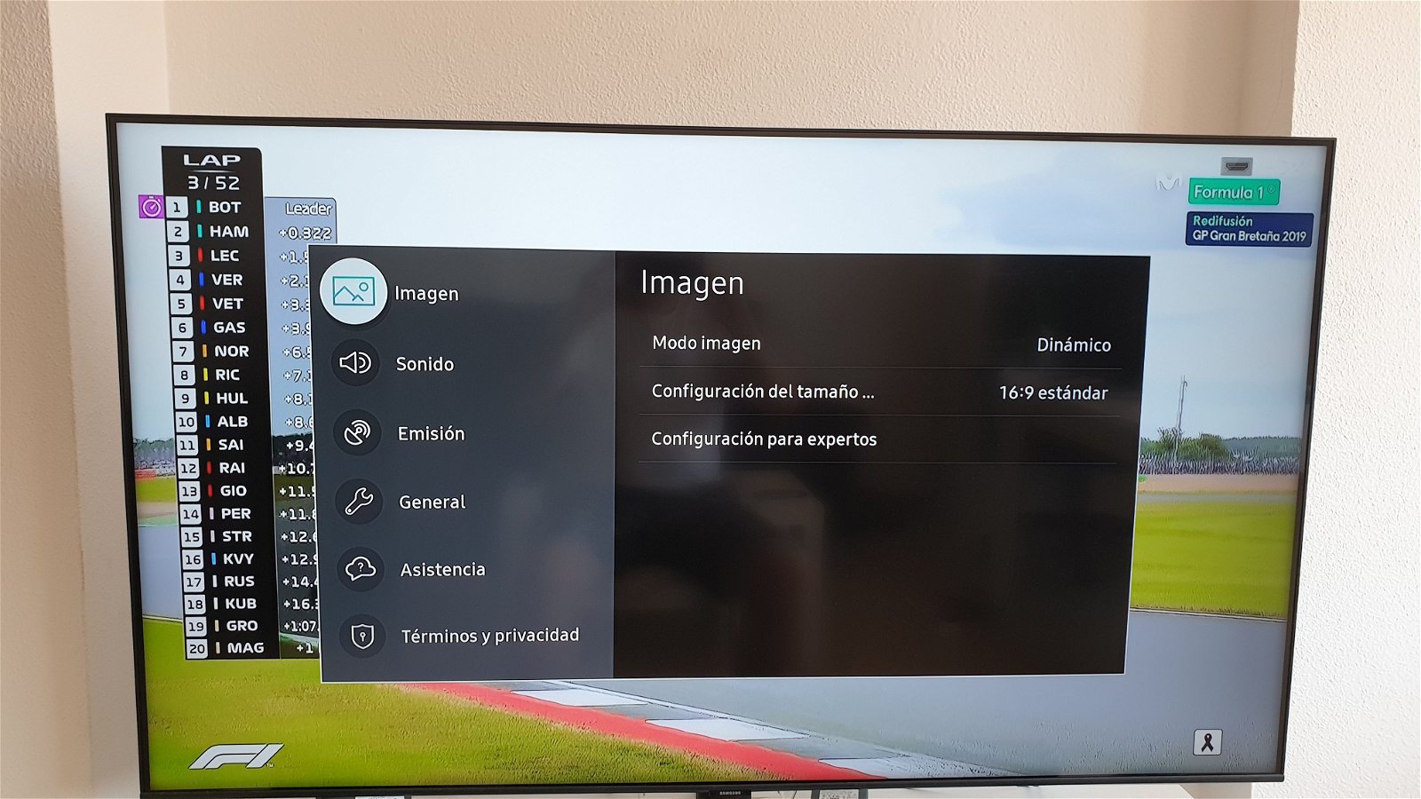 Menú de configuración de imagen de un televisor Samsung.