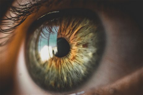 ¿Escanearías tu iris por cryptomonedas? El polémico trato que ofrece Worldcoin