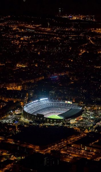 Estadio del FC Barcelona de noche fondo de pantalla