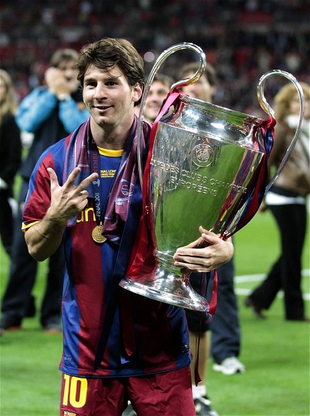 Fondo de pantalla de Messi Barcelona con la copa