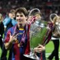 Fondo de pantalla de Messi Barcelona con la copa