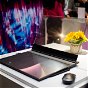 El futuro ha llegado al mundo del PC: primeras imágenes reales del portátil transparente de Lenovo