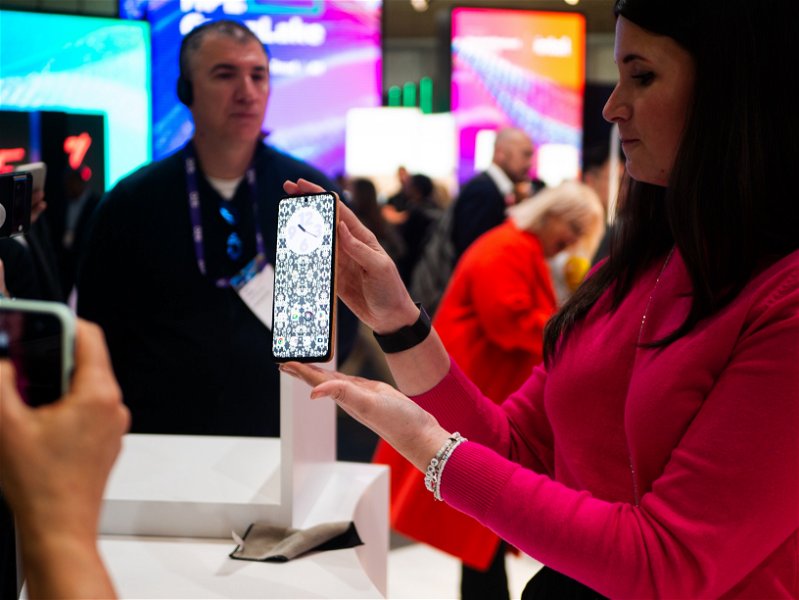 El nuevo smartphone plegable de Motorola es el móvil más buscado en el MWC 2024