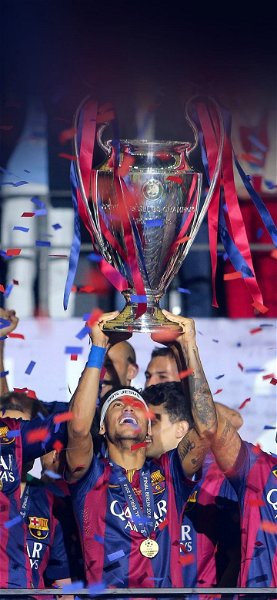 Neymar levantando el trofeo Barcelona FC fondo de pantalla