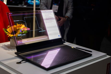 El futuro ha llegado al mundo del PC: primeras imágenes reales del portátil transparente de Lenovo