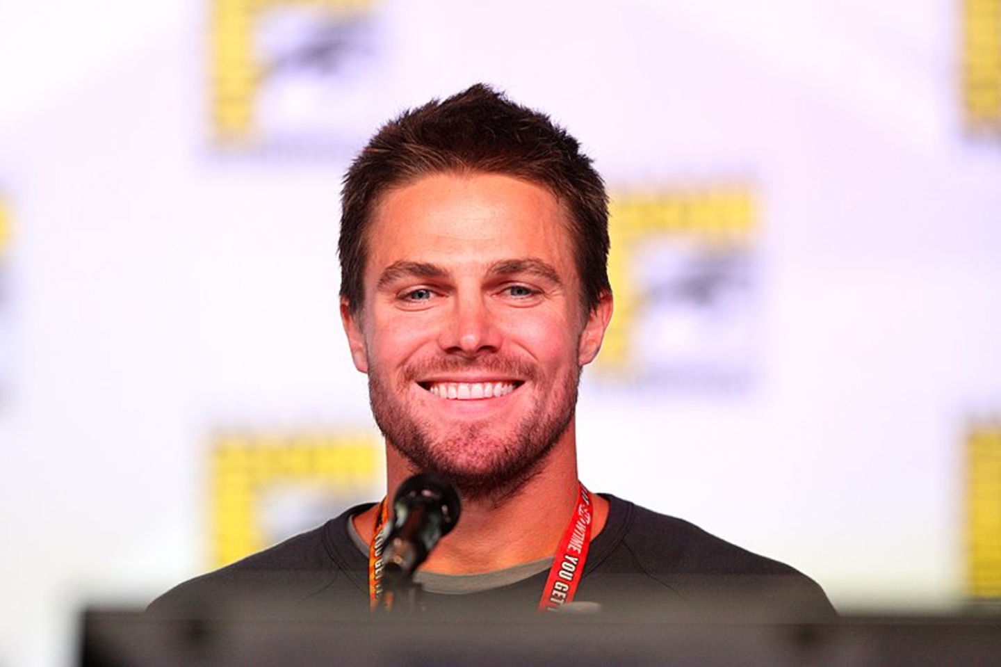 Stephen Amell