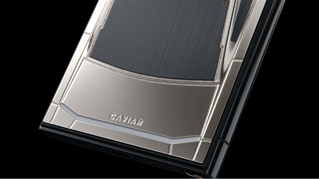 Ya puedes tener un Samsung Galaxy S24 Ultra inspirado en el Tesla Cybertruck: solo te costará 8000 euros