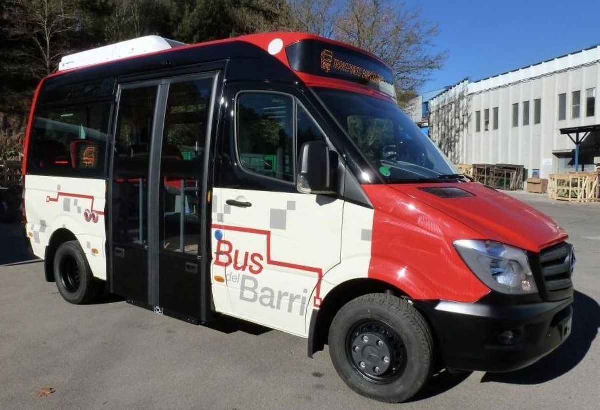 Una Línea De Bus De Barcelona Ha Desaparecido De Google Maps. Hay Una 