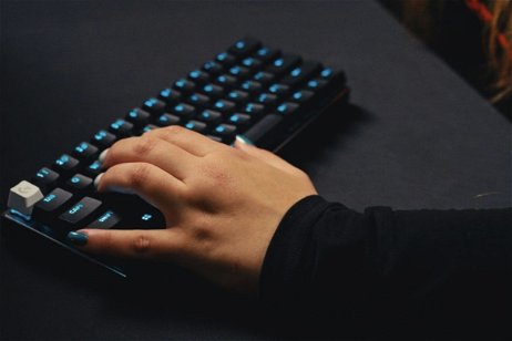 Logitech lanza su teclado mecánico más compacto hasta la fecha
