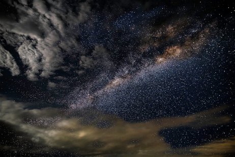 El centro de la Vía Láctea guarda un extraño fenómeno: estrellas 'zombie' que se devoran unas a otras