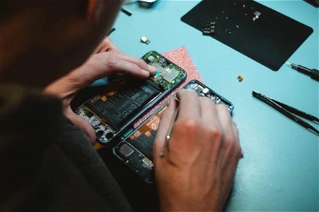 Reparar tu smartphone roto deberá ser más sencillo: la UE impone nuevas normas a los fabricantes