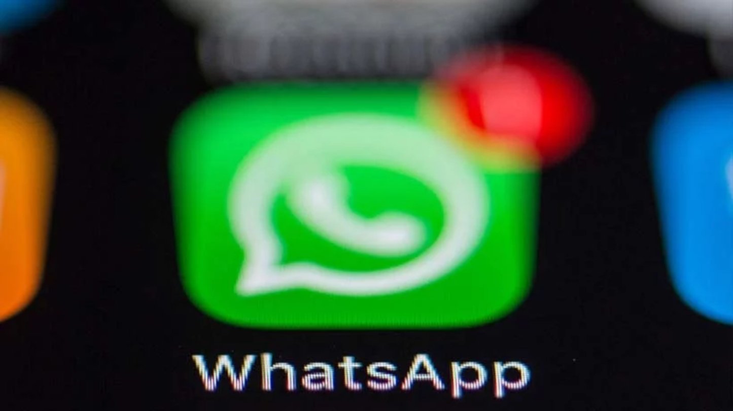 Logo de WhatsApp sobre fondo negro