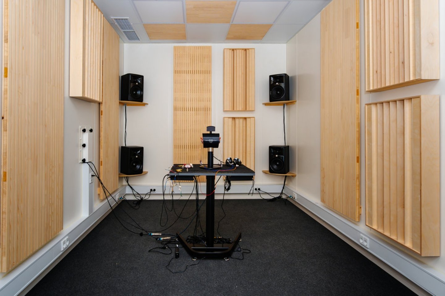 Viajamos invitados por JBL al Harman Audiolab Denmark para su presentación: así se vivió desde dentro