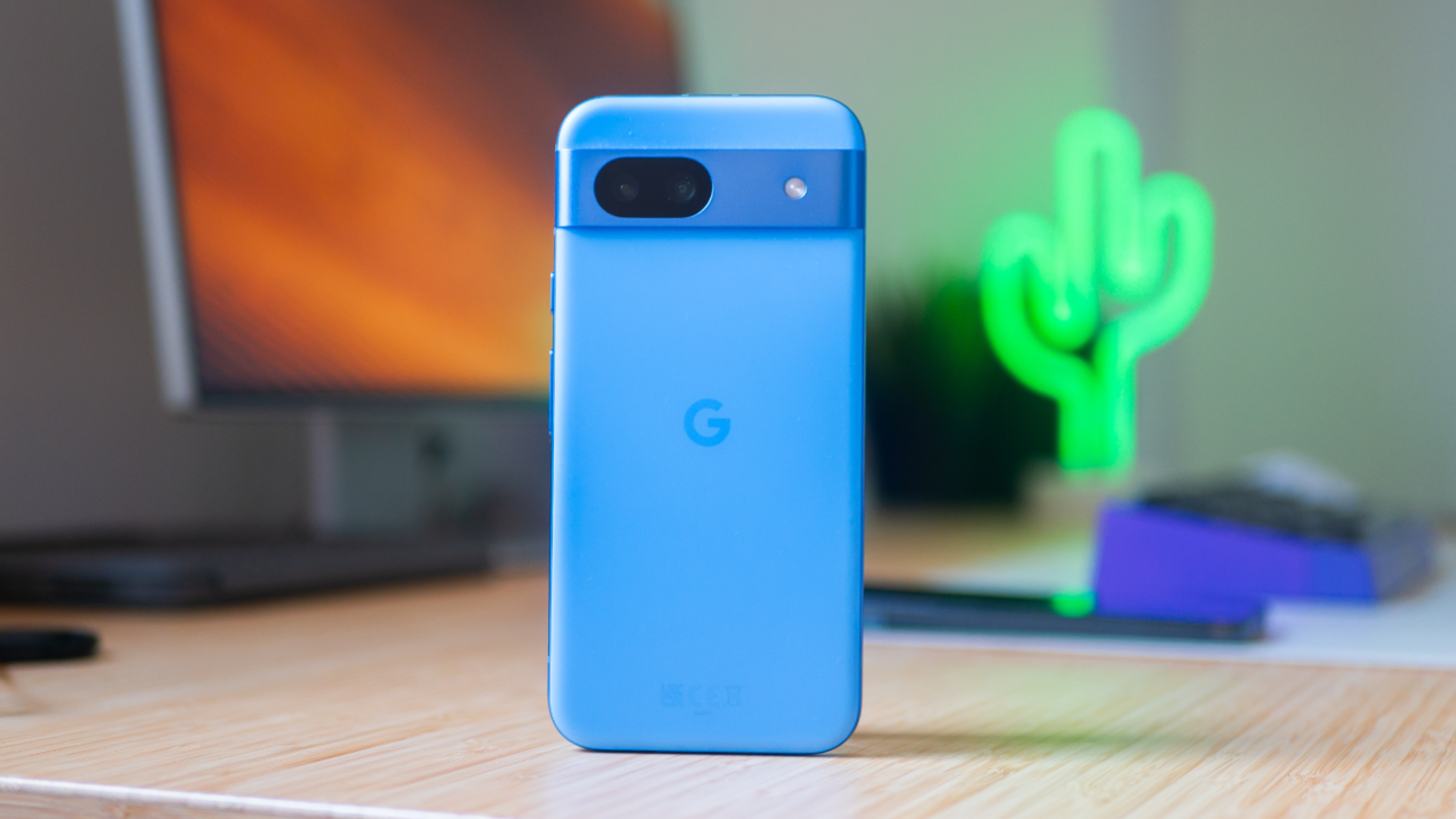 Google Pixel 8a en color azul
