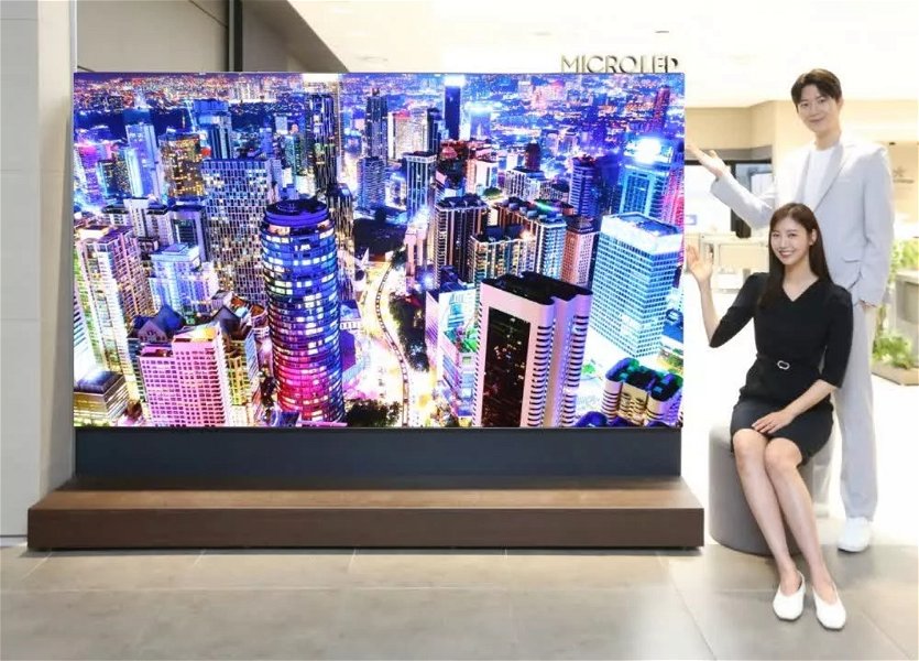 Samsung lanza una Smart TV tan cara que viene con otra tele 8K y una noche en un hotel de lujo de regalo