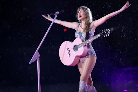 Pulseras que se iluminan al ritmo de la música y micrófonos a prueba de agua: las innovaciones tecnológicas que llevará Taylor Swift a su concierto en Madrid