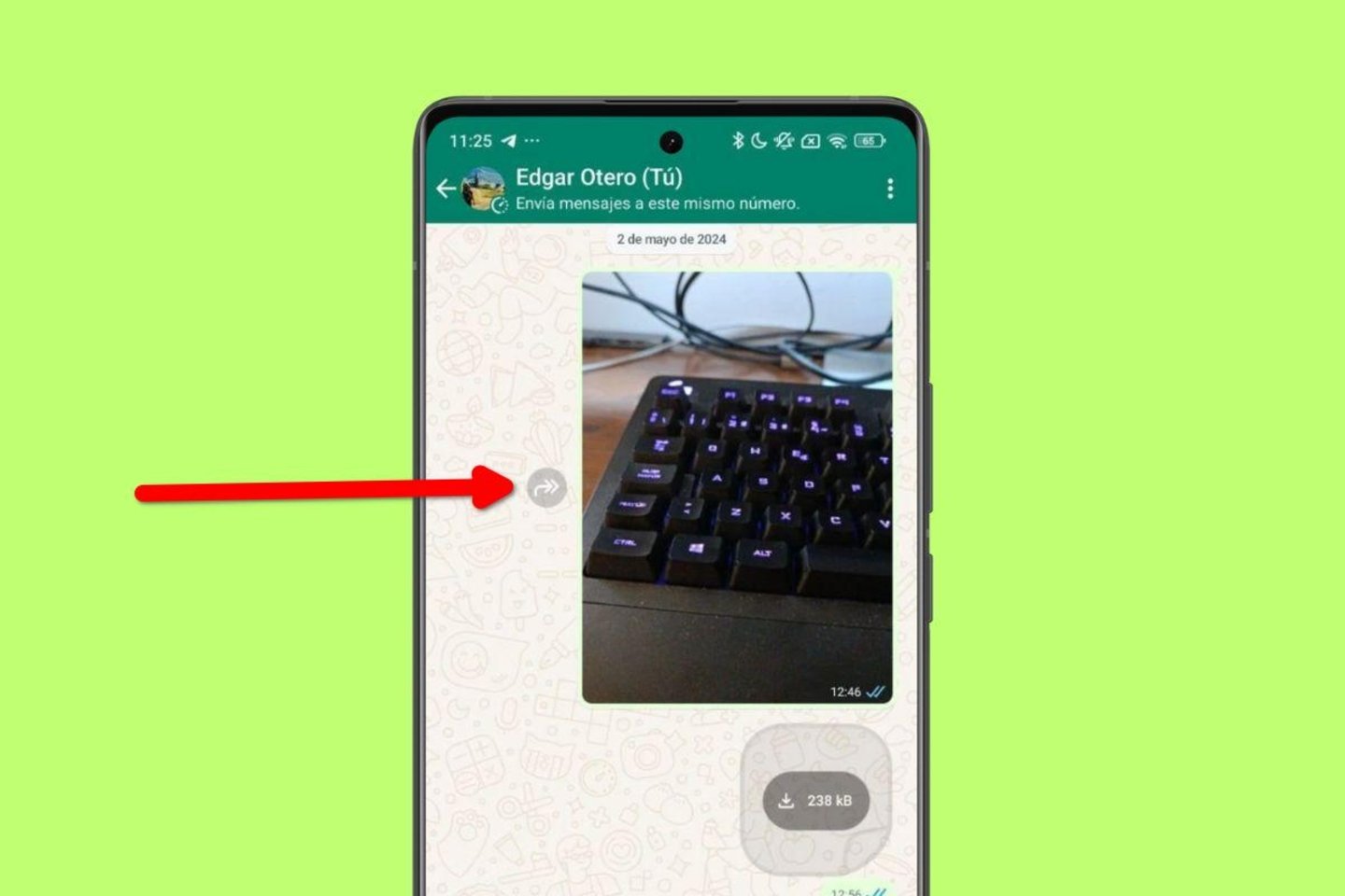 Qué significa la doble flecha de WhatsApp y por qué sale este icono