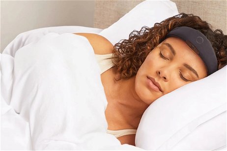 Este dispositivo modula tus ondas cerebrales para ayudarte a dormir mejor. Es cancelación de ruido para el cerebro