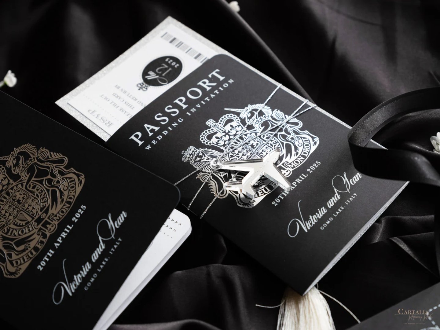 Foto en blanco y negro de un pasaporte