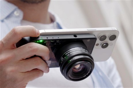 Este accesorio transforma cualquier móvil en una cámara profesional: es compatible con MagSafe y Qi2