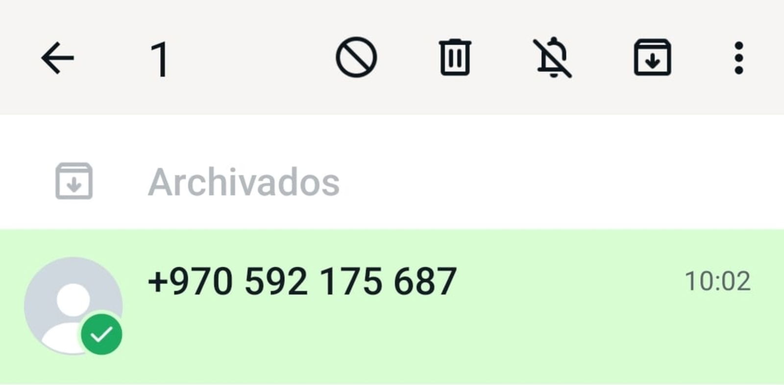 Botón para eliminar una conversación de WhatsApp