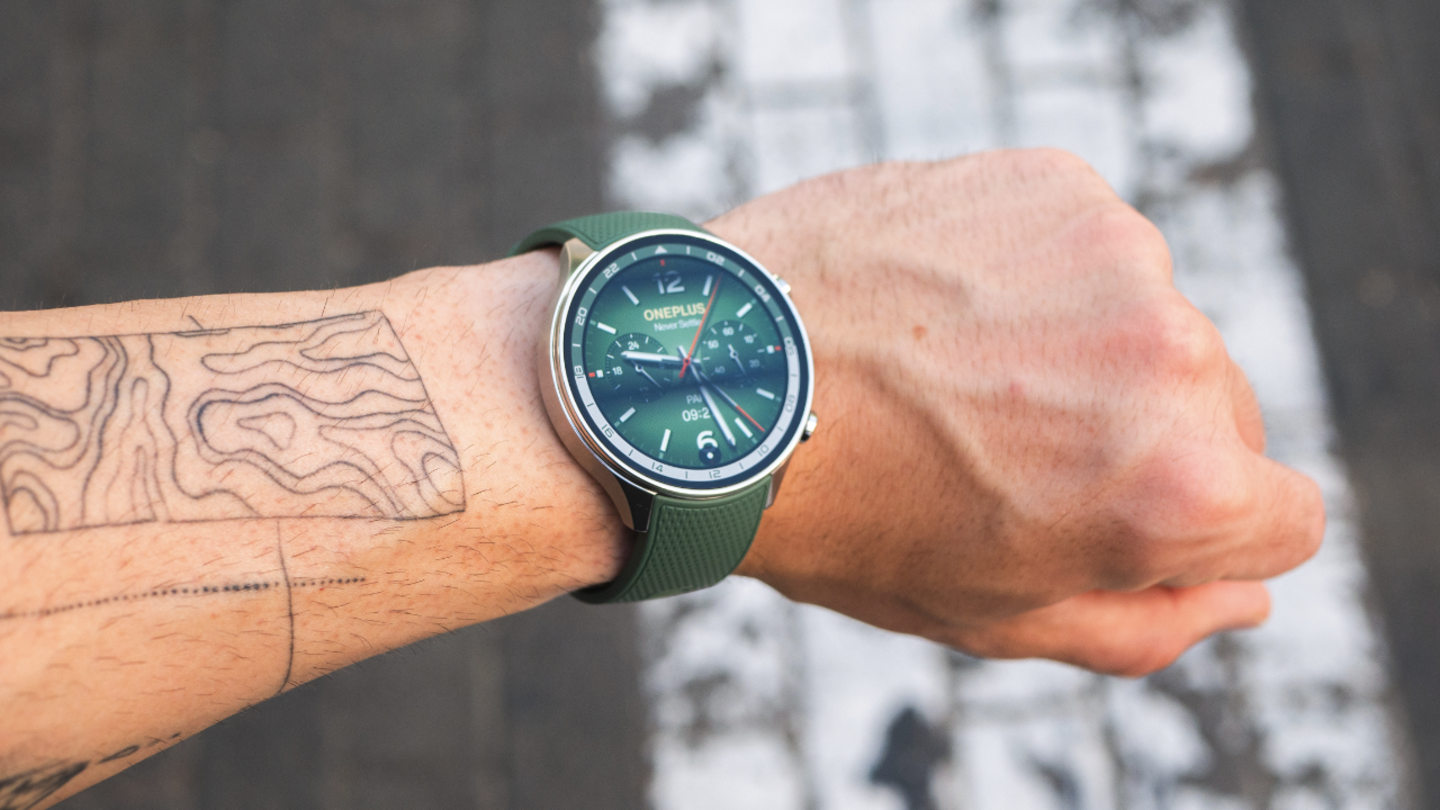 Esfera verde en un OnePlus Watch 2R