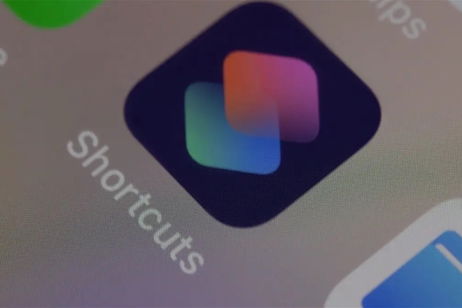 Gracias a la app Atajos puedes cambiar el fondo de pantalla de tu iPhone a través de Siri