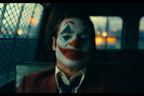 Joaquin Phoenix encuentra el amor en el nuevo adelanto en castellano de 'Joker: Folie À Deux'