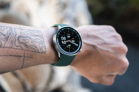 Reloj inteligente premium que cae de 279 a 127 euros: sistema Wear OS, pantalla AMOLED y 100 horas de batería intensa