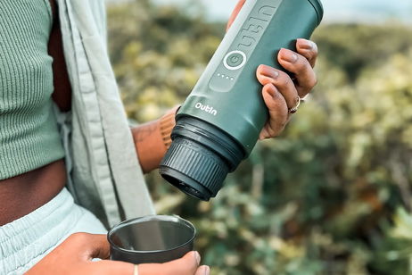 Así es Outin Nano, la cafetera portátil que prepara café molido o en cápsulas en tres minutos Así es Outin Nano, la cafetera portátil que prepara café molido o en cápsulas en tres minutos