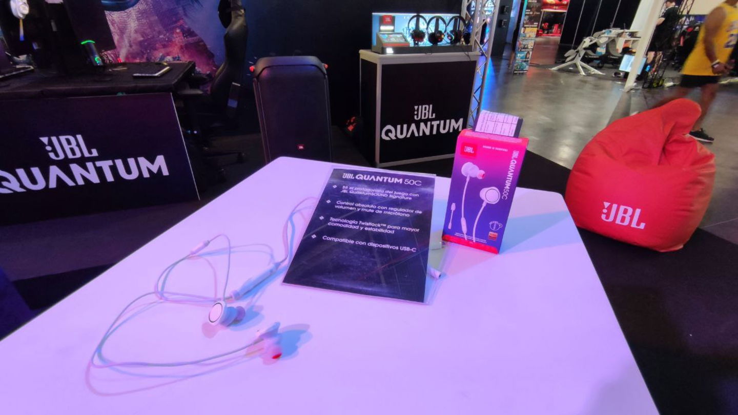 JBL Quantum nos presenta sus nuevos auriculares gaming y micrófonos. Ya los hemos probado
